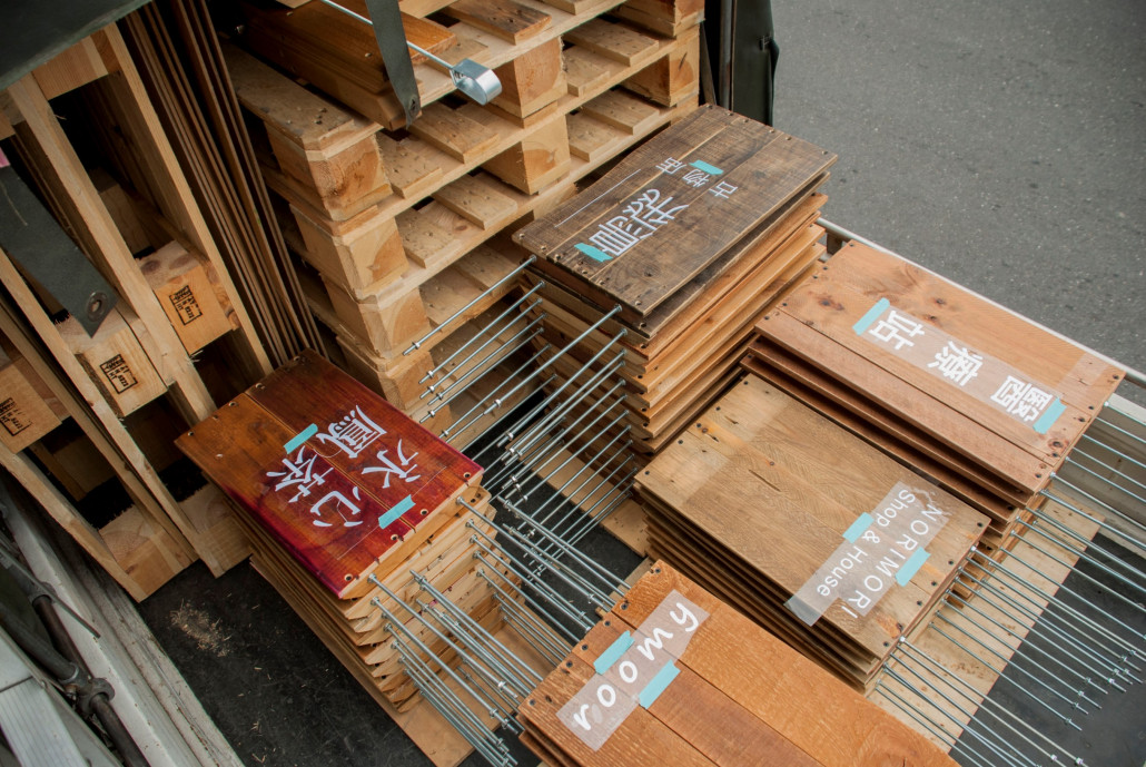 A wooden pallet turned into signs