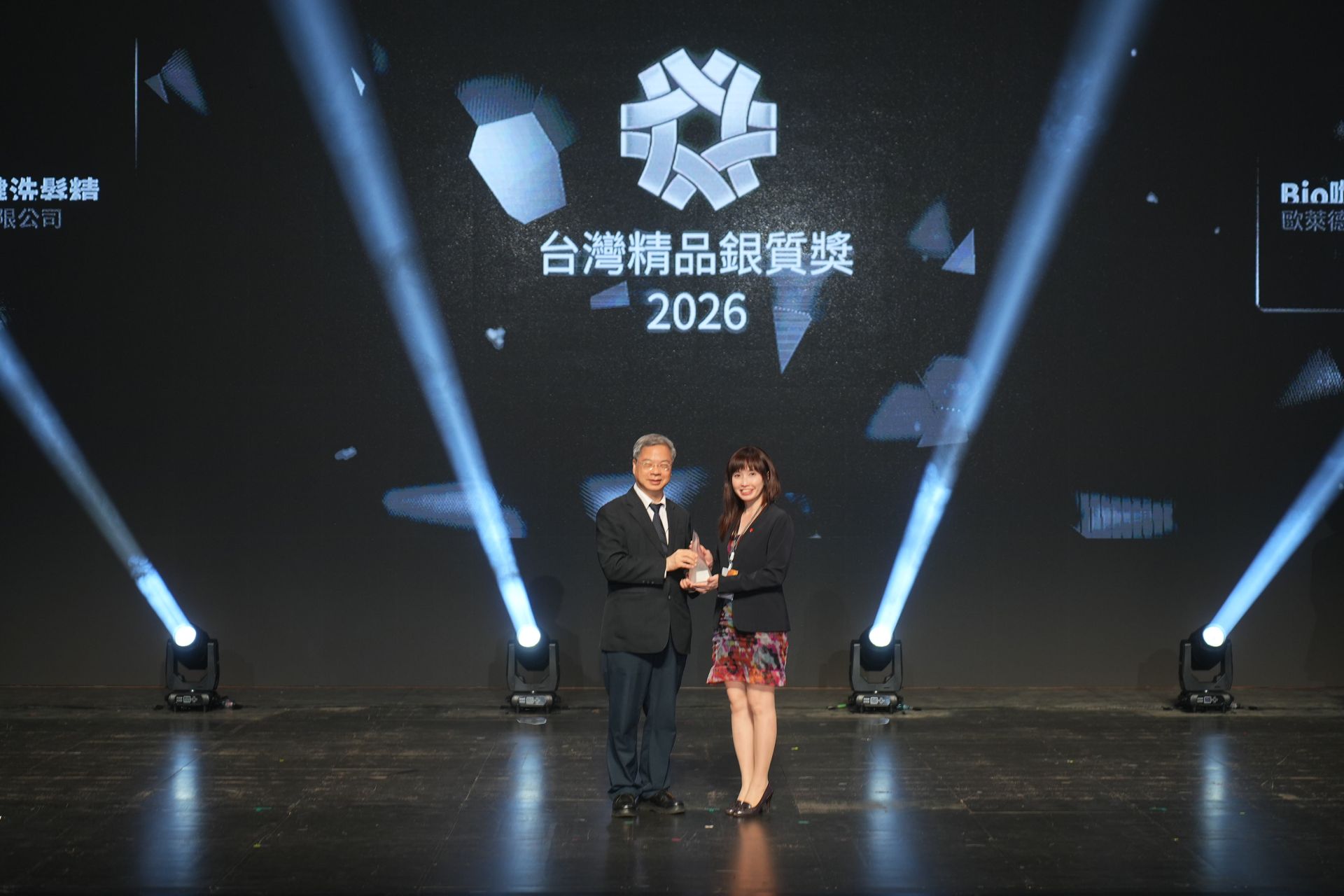 參與式循環新典範！Bio咖啡因強健洗髮精榮獲台灣精品獎銀質獎肯定